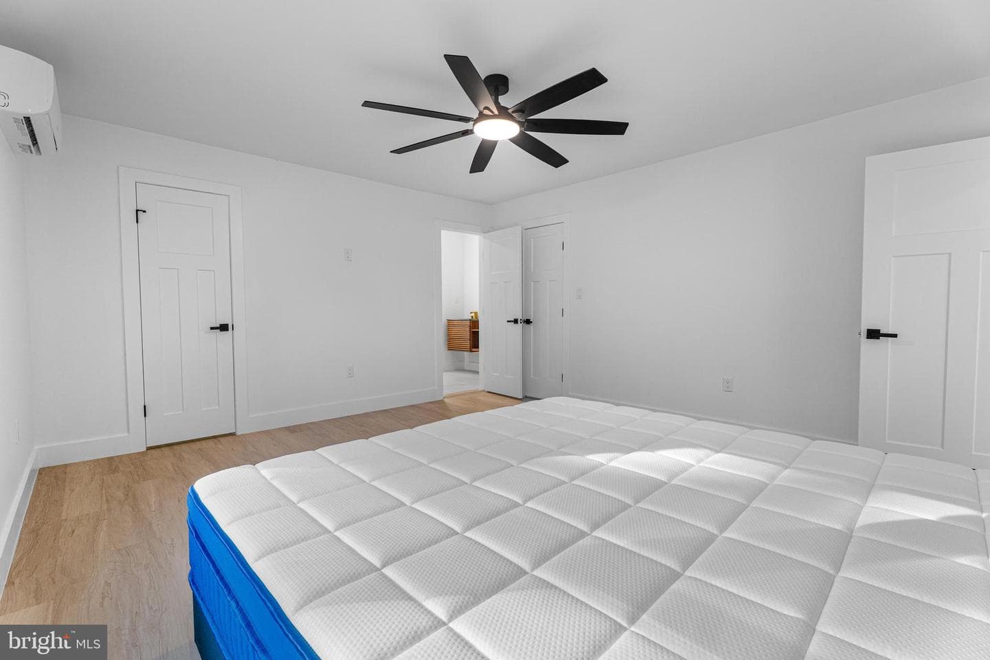 10231 Henry Road photo 27