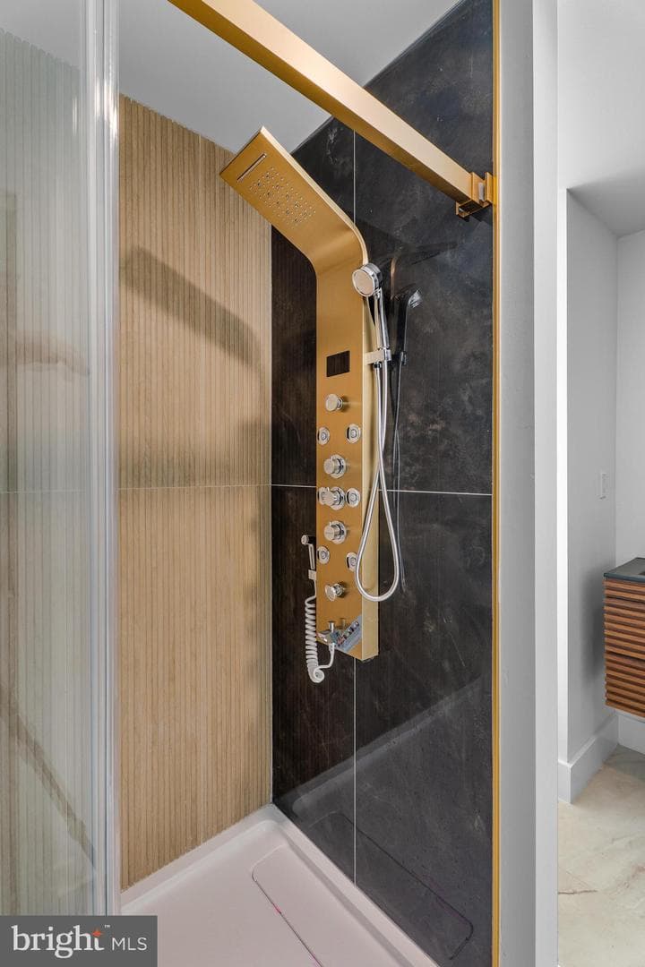 10231 Henry Road photo 34