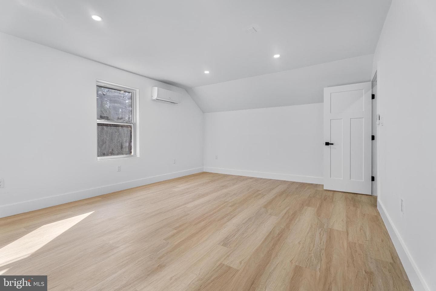 10231 Henry Road photo 39