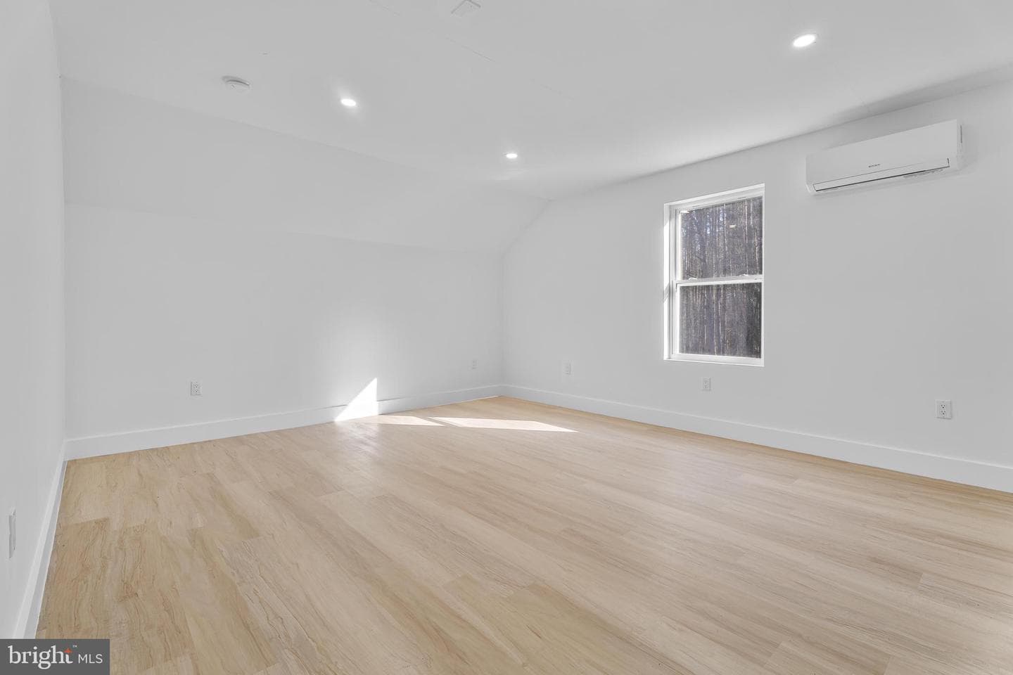 10231 Henry Road photo 41