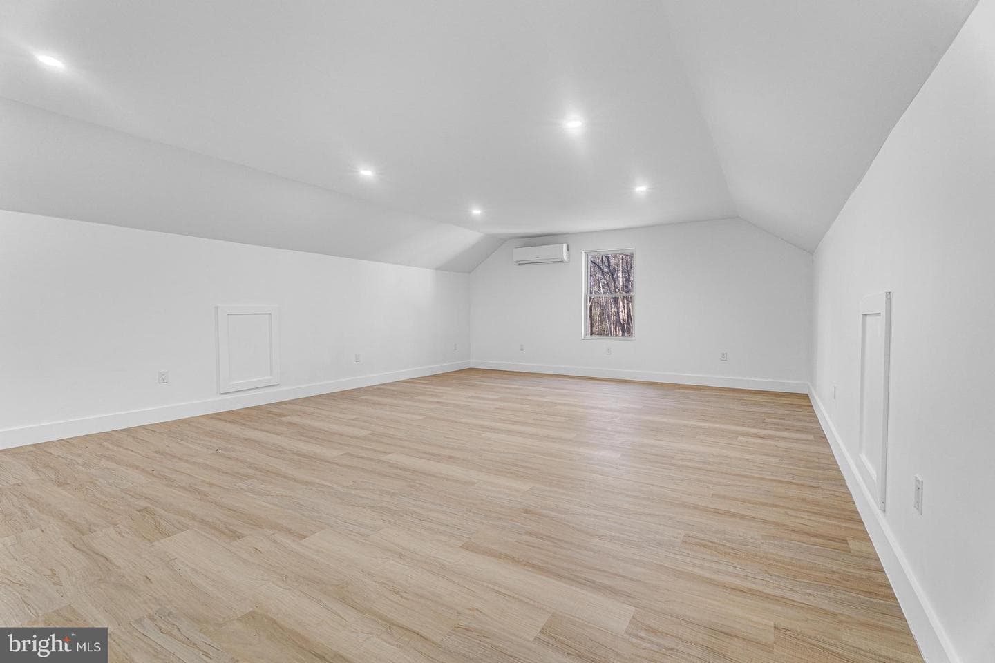 10231 Henry Road photo 44