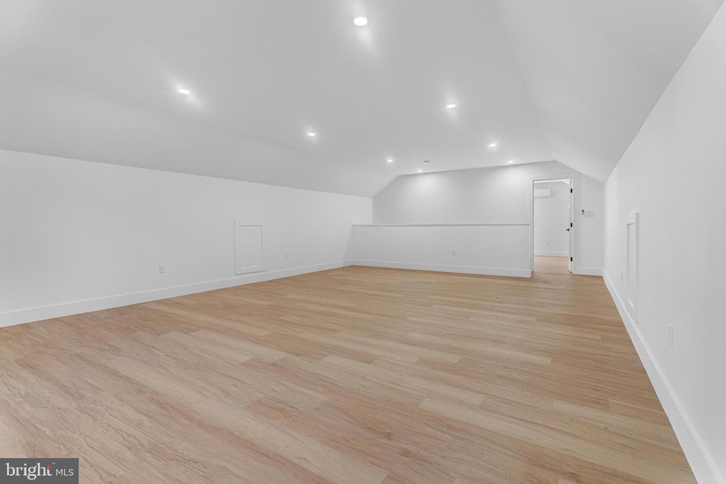 10231 Henry Road photo 46
