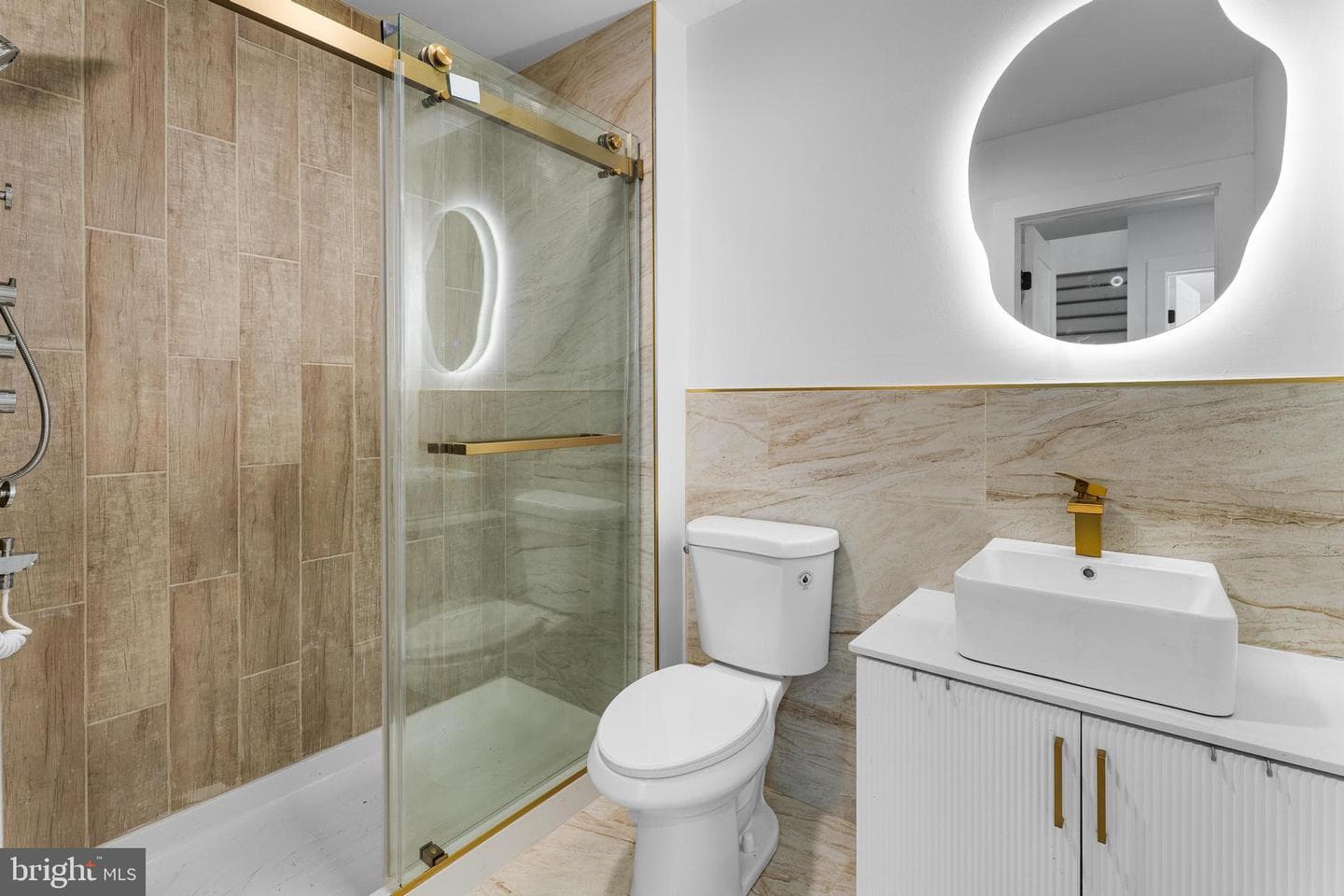 10231 Henry Road photo 47