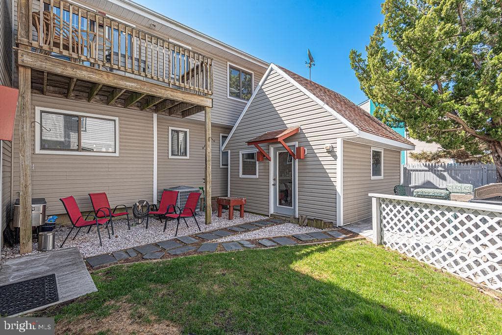 148 Jamestown Road photo 17