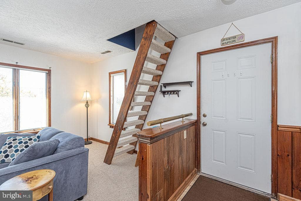 148 Jamestown Road photo 32