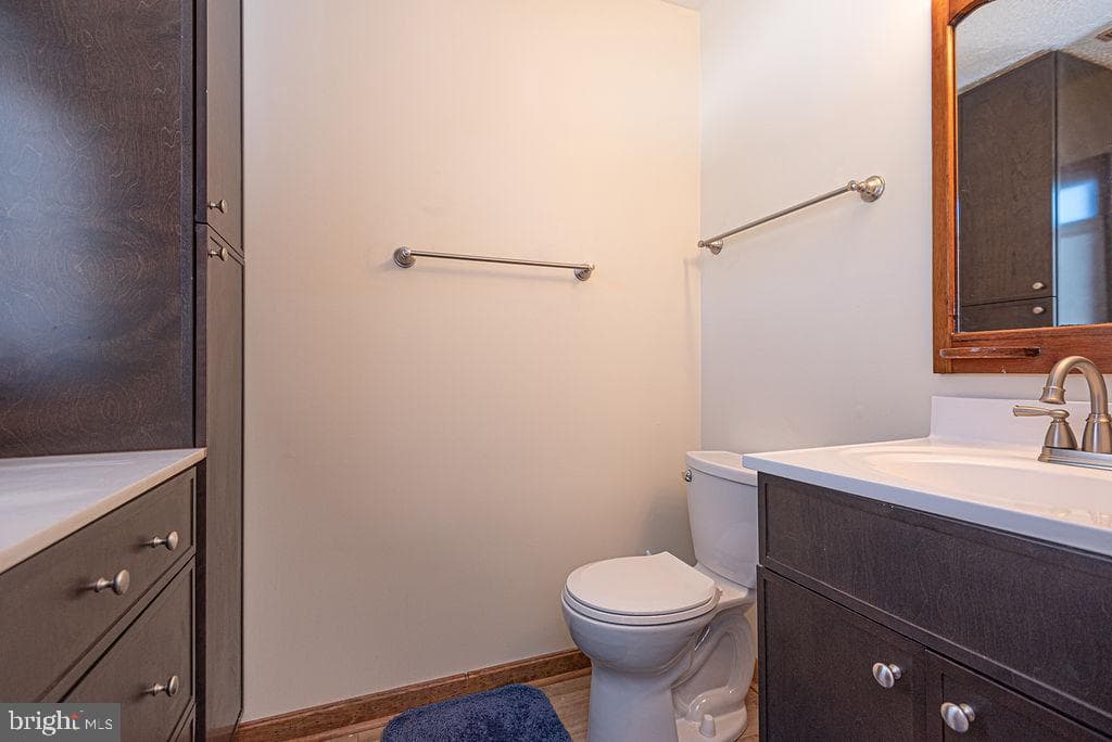 148 Jamestown Road photo 34