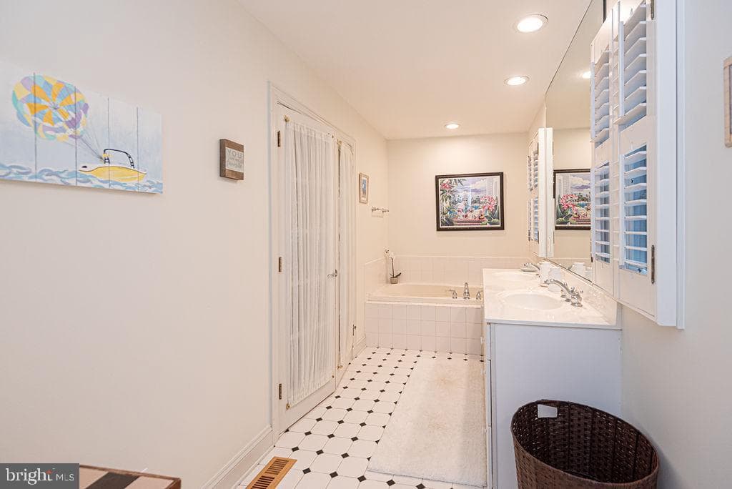 10641 Piney Island Dr photo 32