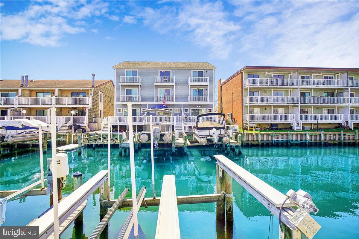 712 Mooring Road photo 3