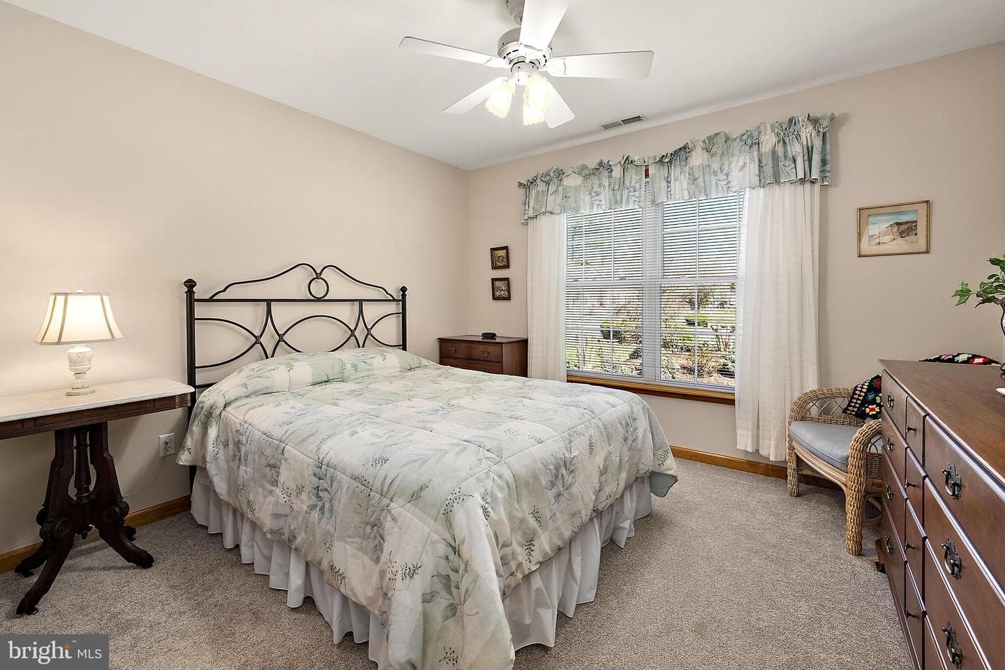 6 Greens Court photo 44