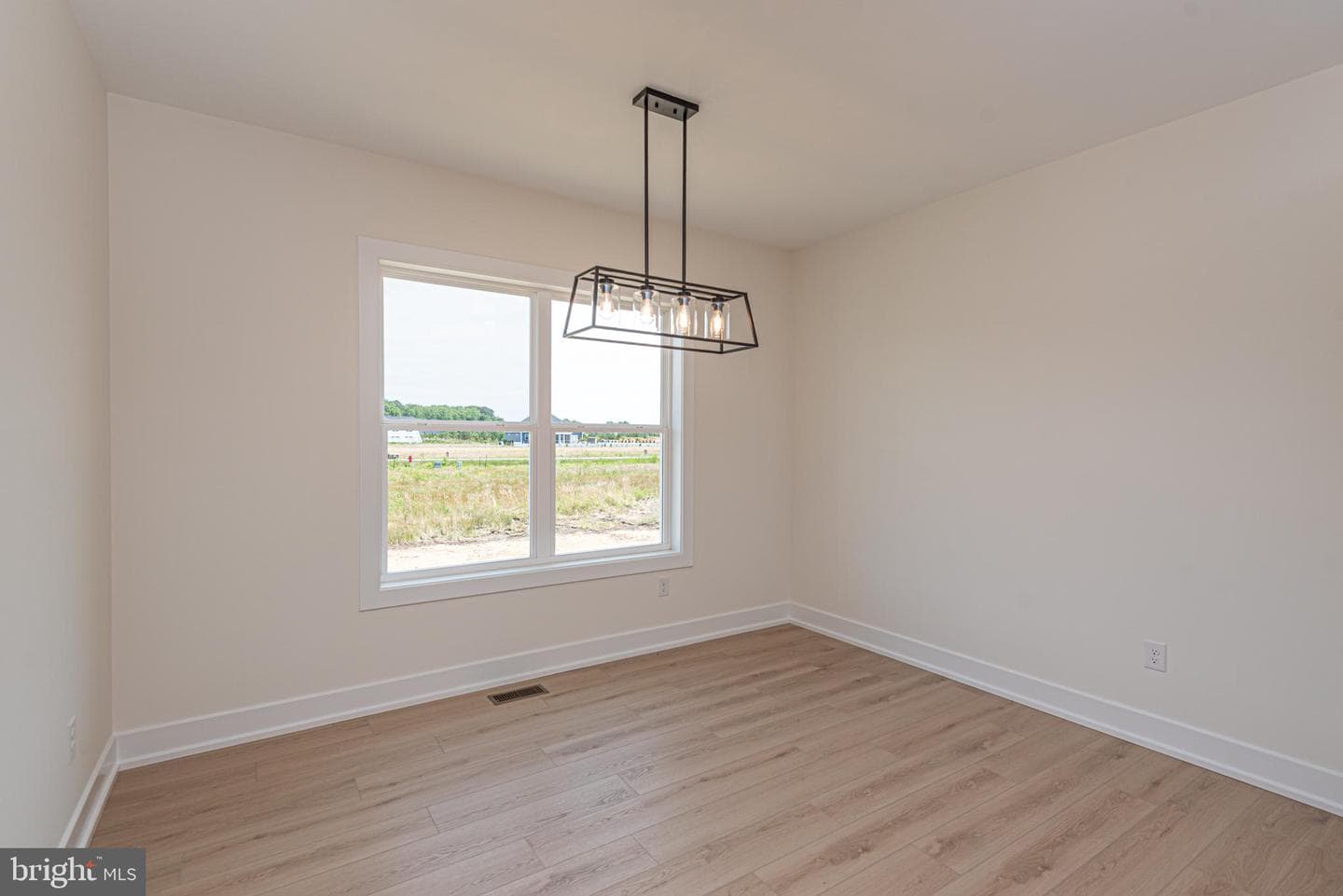 83 King Richard Road photo 13