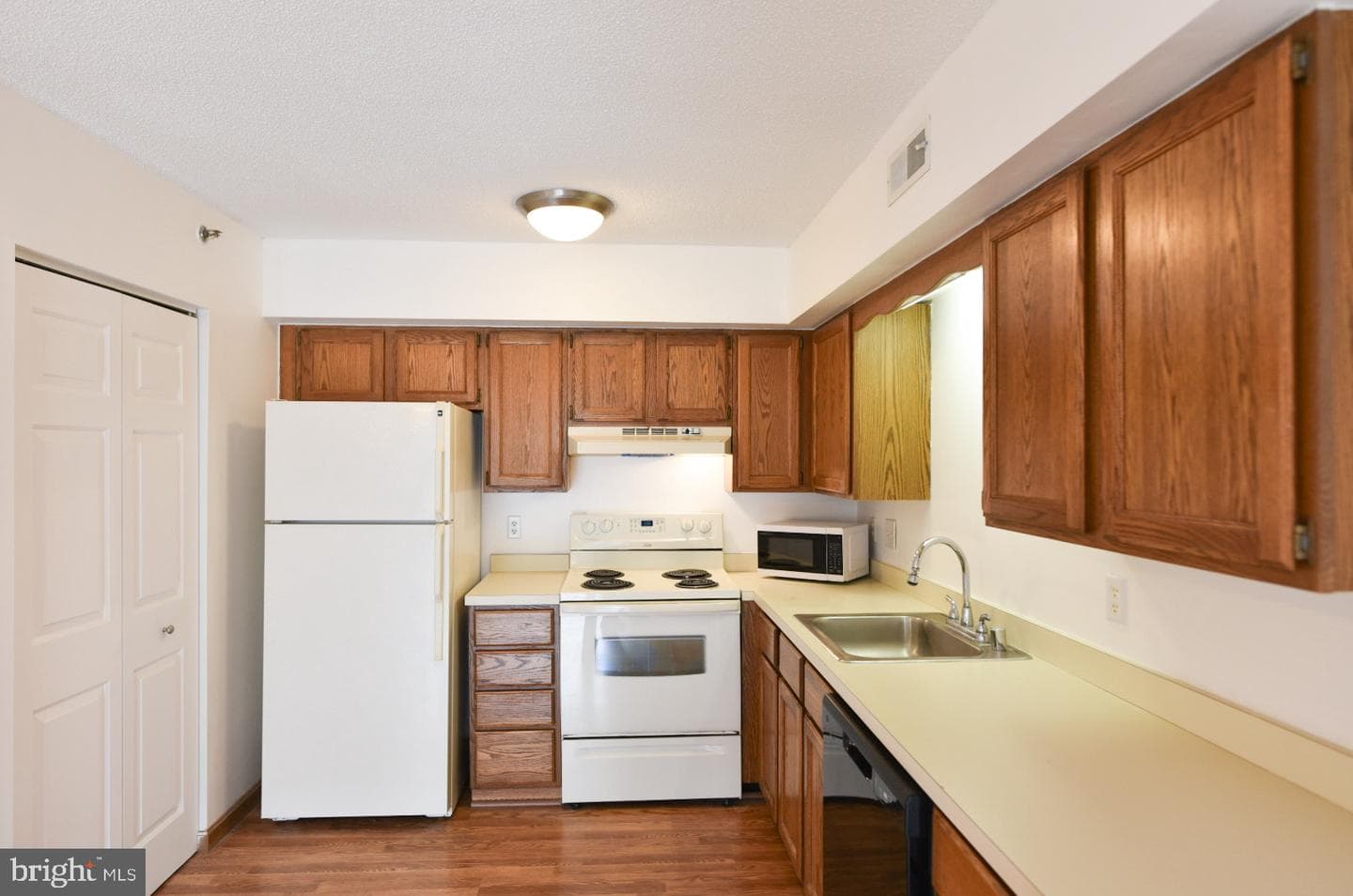 14300 Jarvis Avenue #a202 photo 23