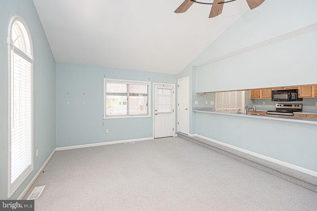 139 Camelot Circle photo 12