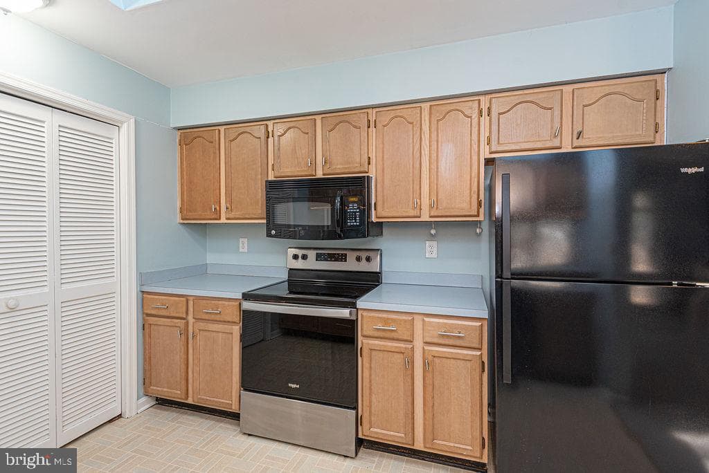 139 Camelot Circle photo 20