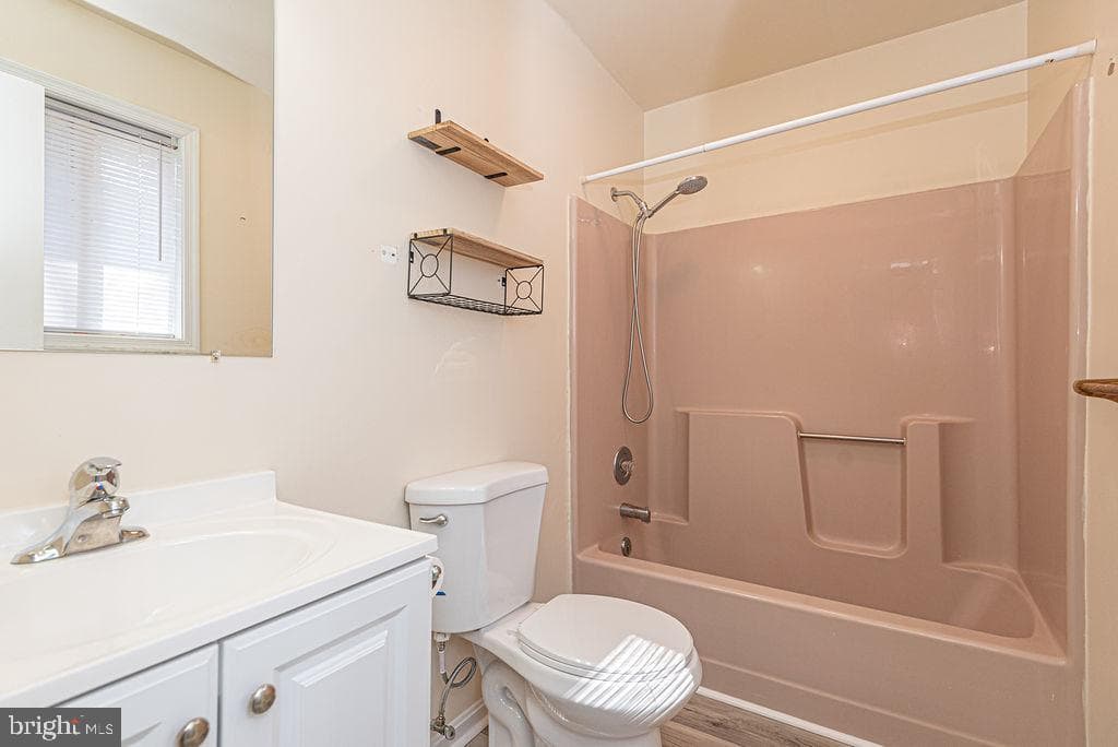 139 Camelot Circle photo 31