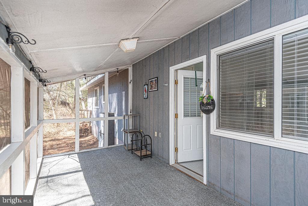 139 Camelot Circle photo 37