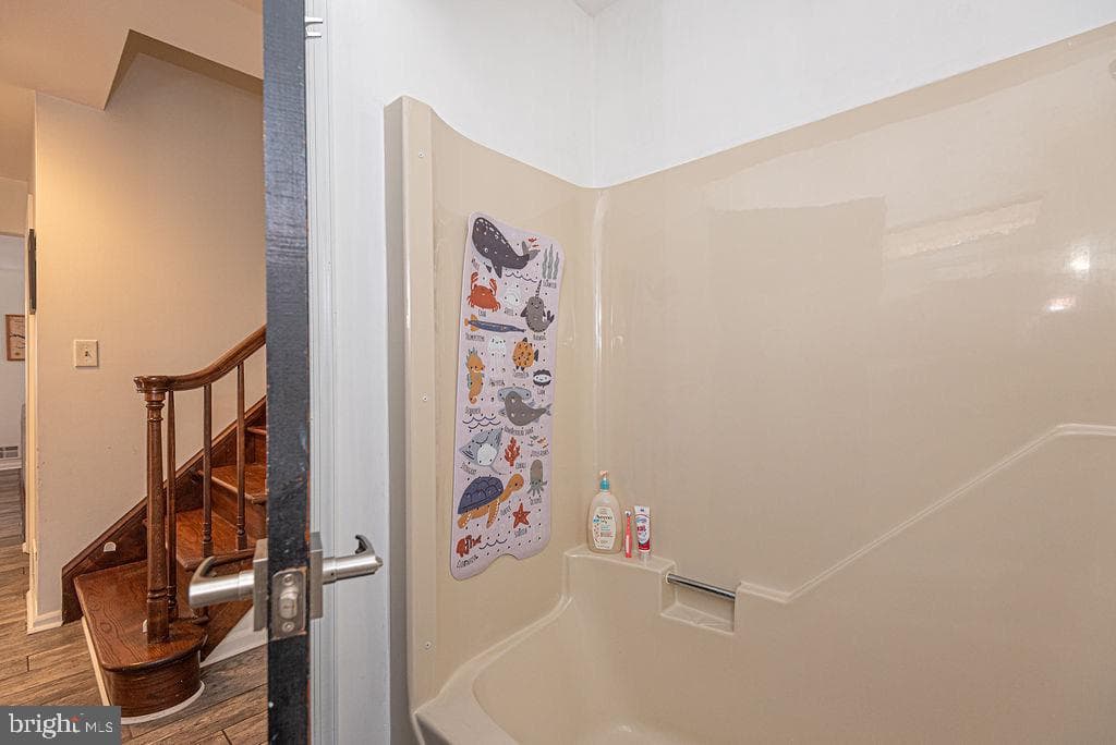 566 Ocean Parkway photo 28