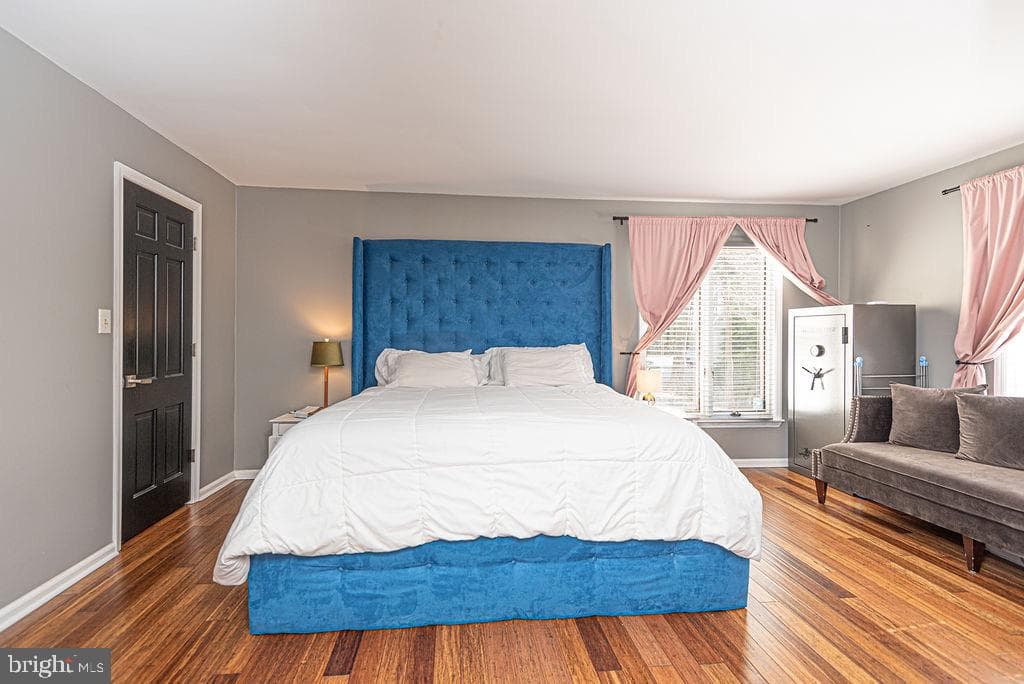566 Ocean Parkway photo 34