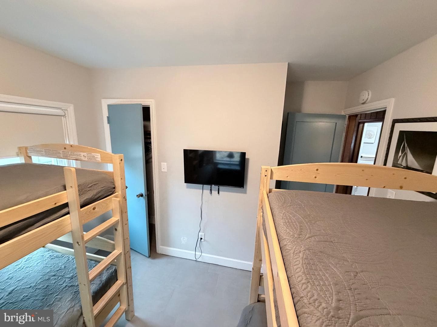 1407 N Saint Louis Avenue #1 photo 39