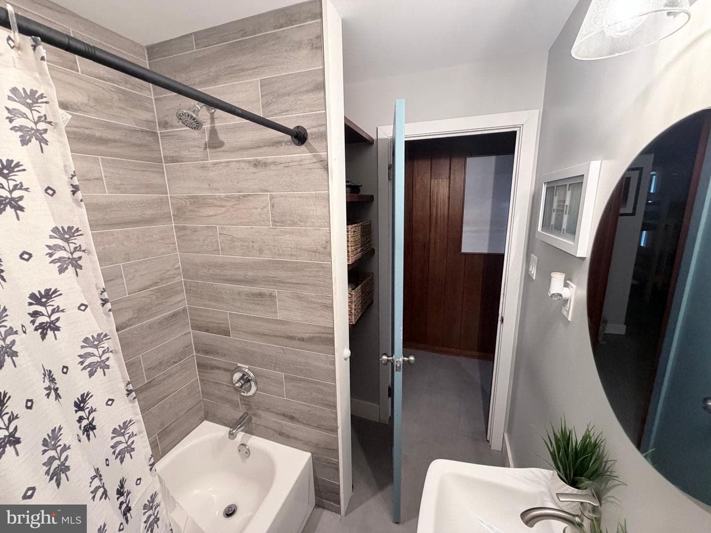1407 N Saint Louis Avenue #1 photo 46