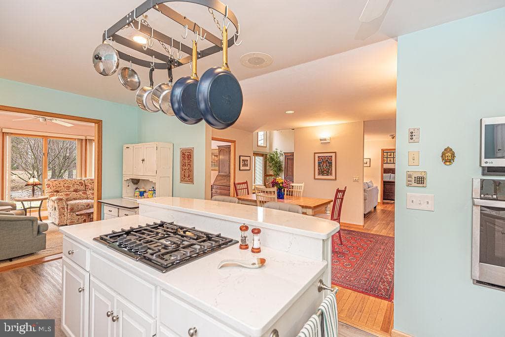 562 Ocean Parkway photo 24