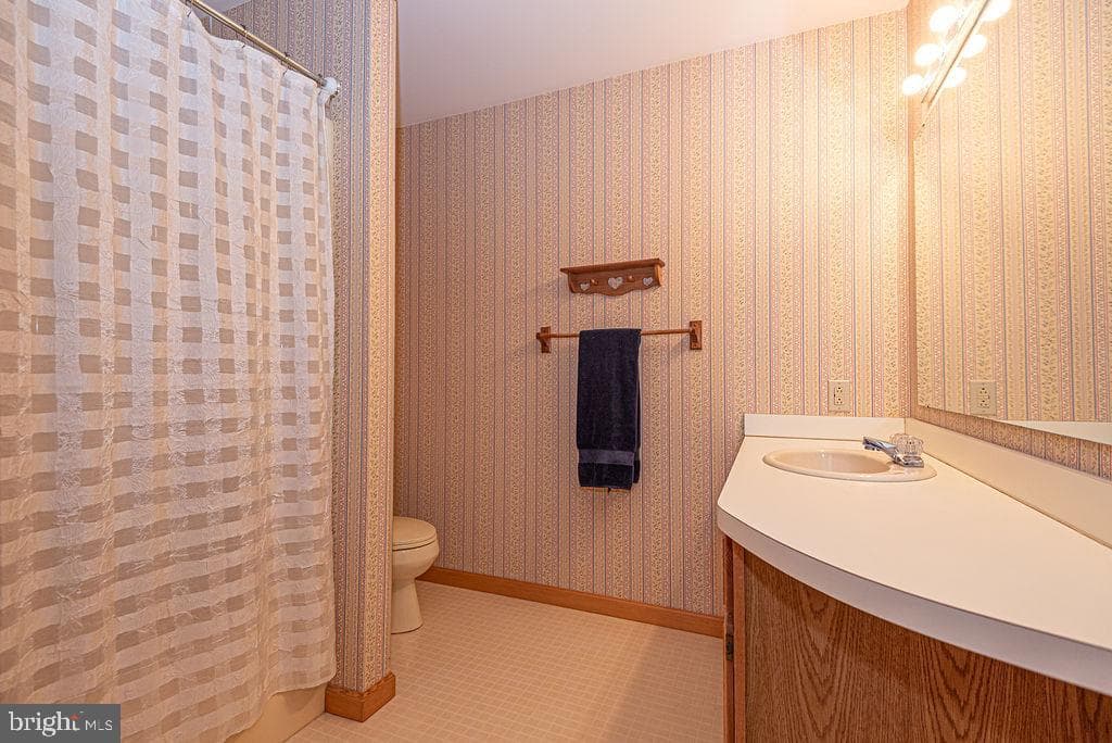 562 Ocean Parkway photo 54