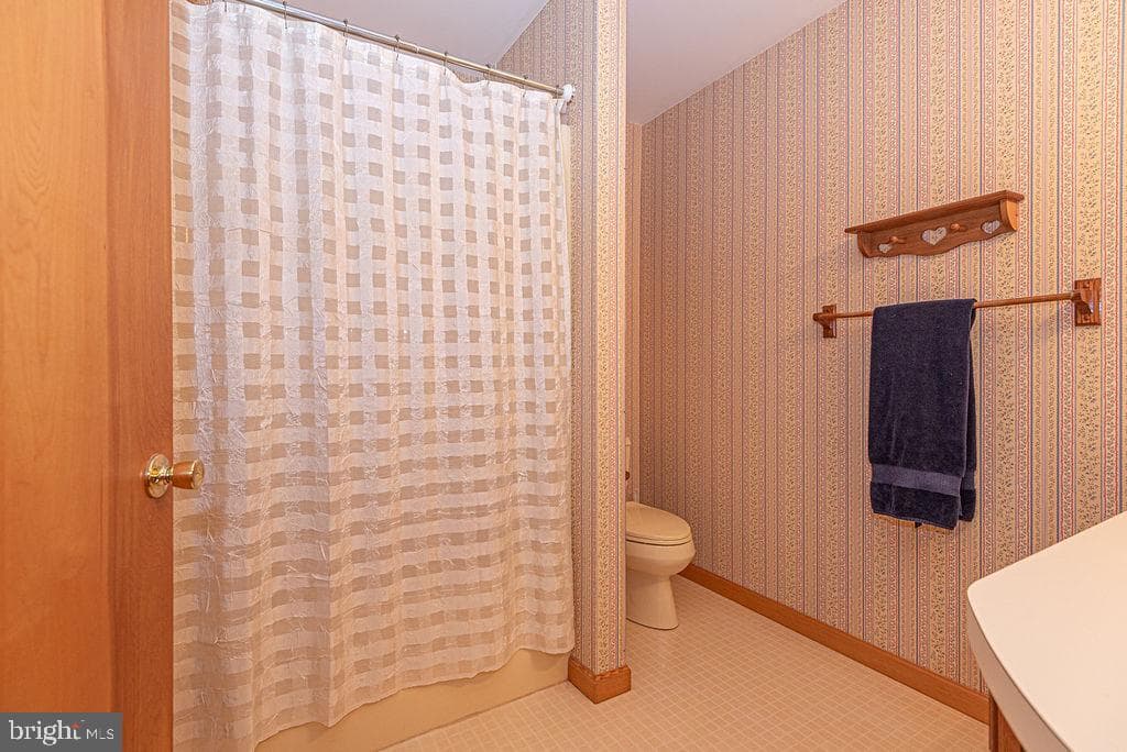 562 Ocean Parkway photo 55