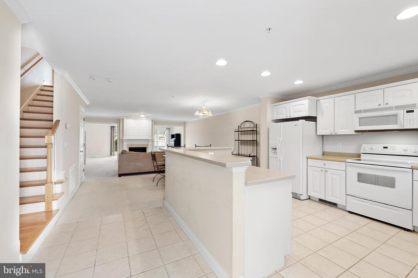 9701 Village Ln # 5 photo 5