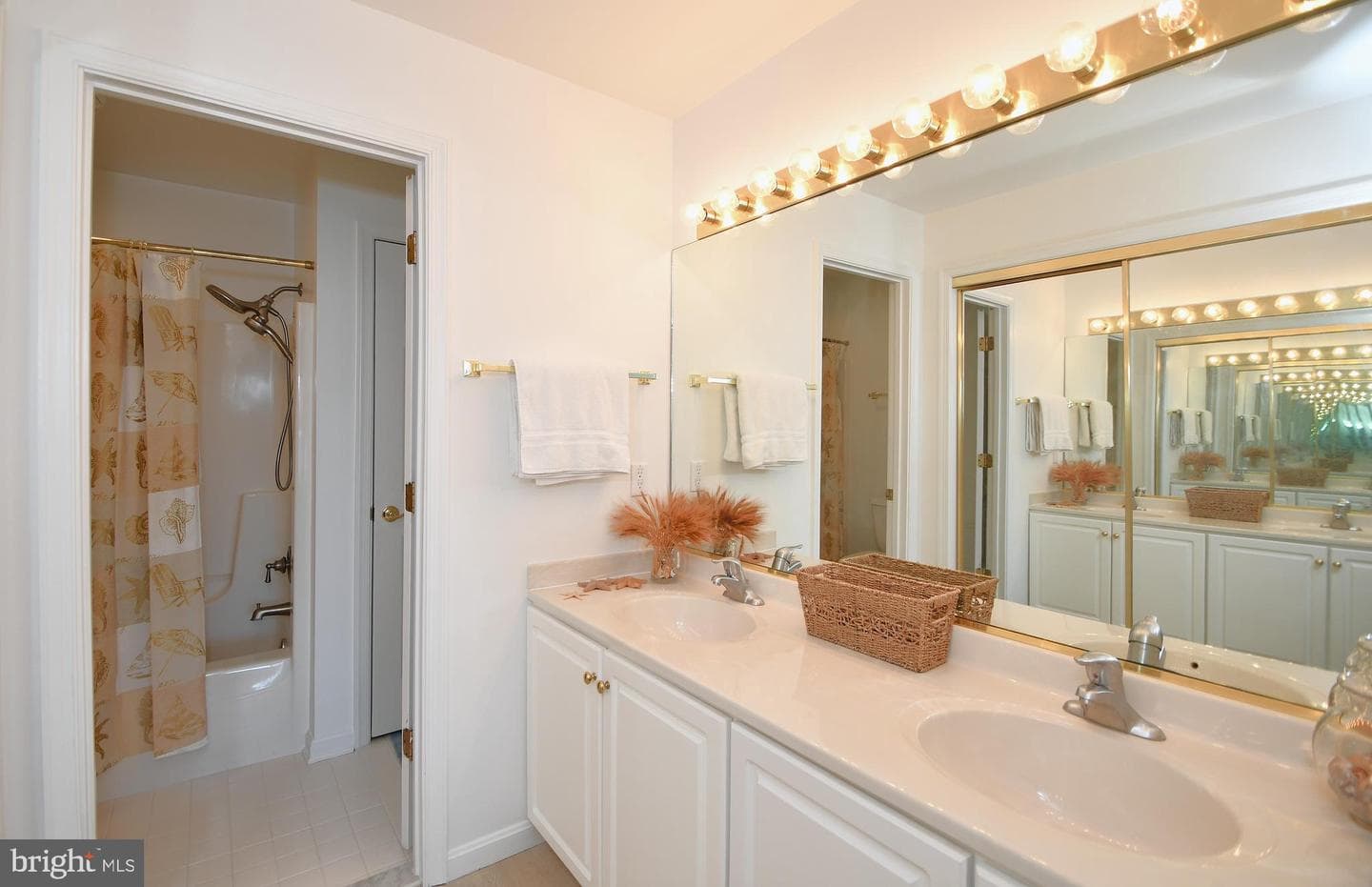 203 S Heron Drive #202a photo 18