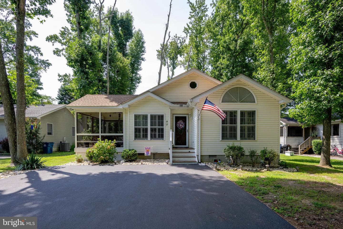 52 Nottingham Lane photo 2