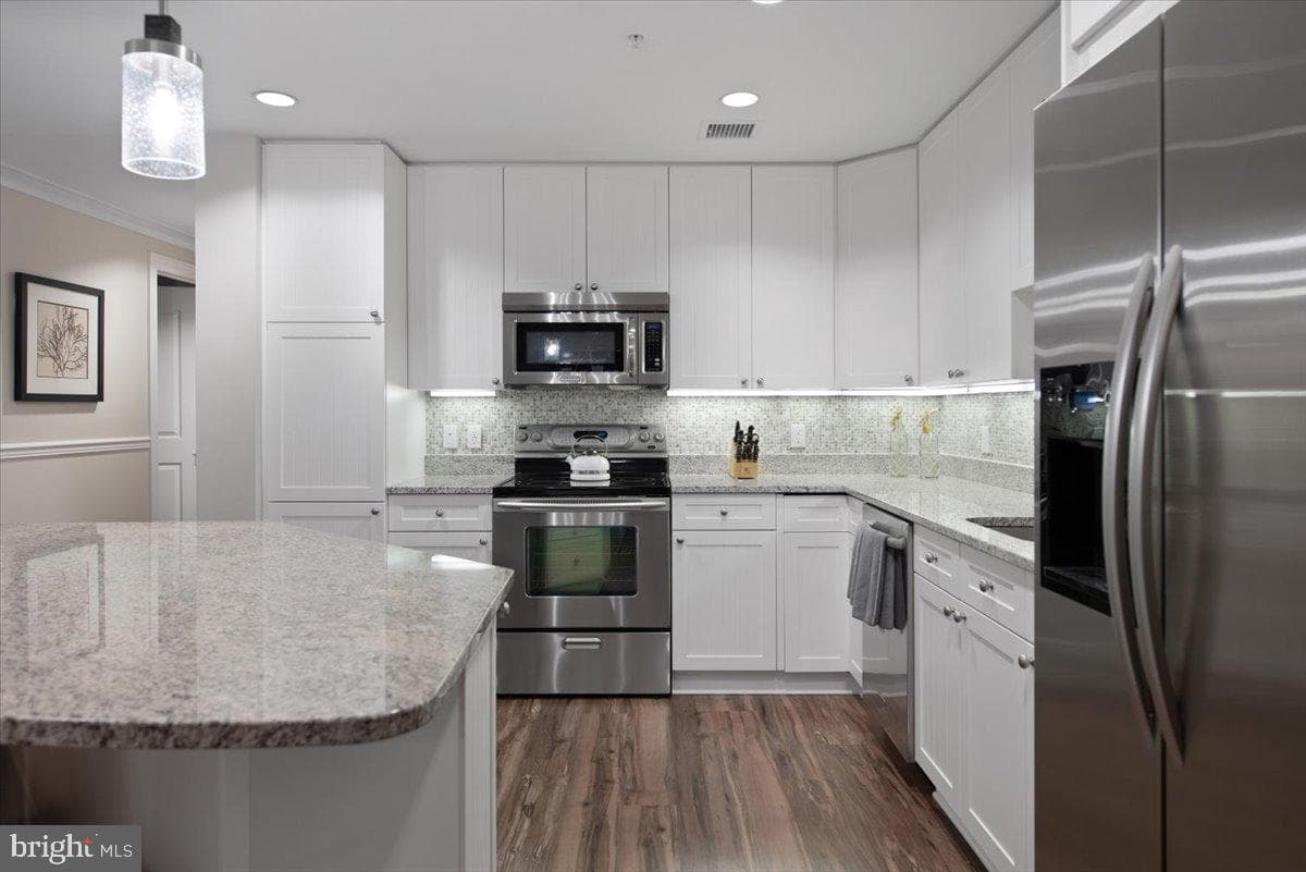 2 48th Street #1602 photo 17
