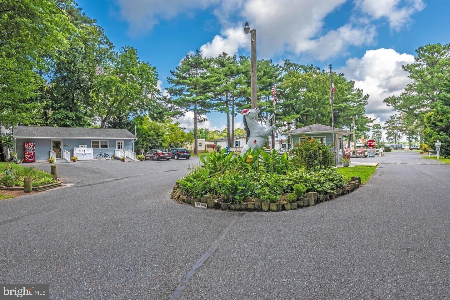389 Seahawk Lane, Berlin