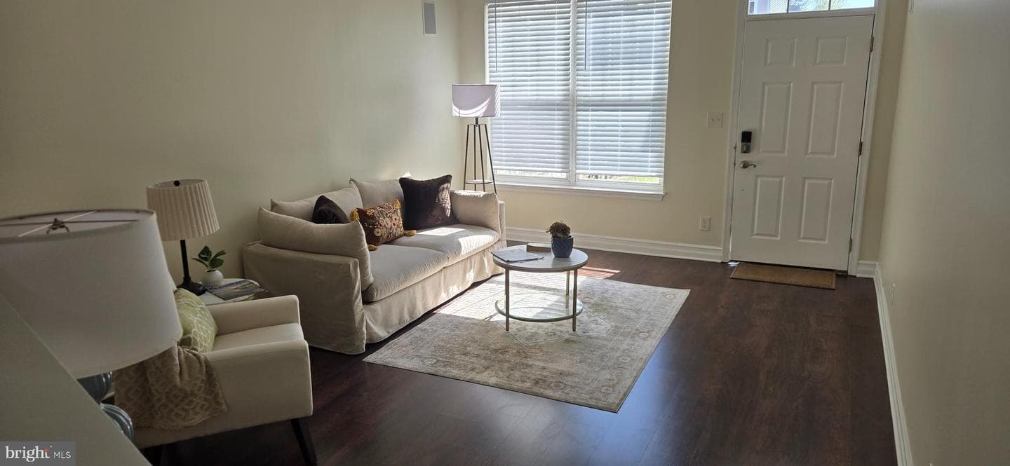 303 Schooner Lane #102 photo 6