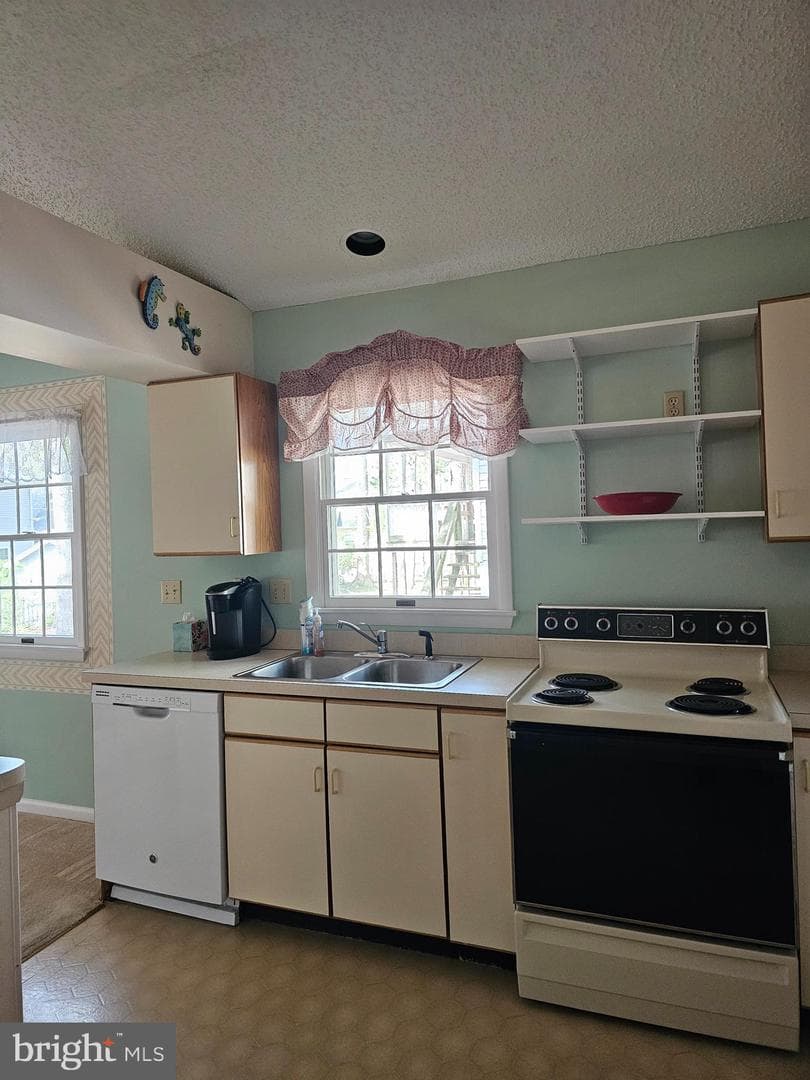 48 Windjammer Road photo 13