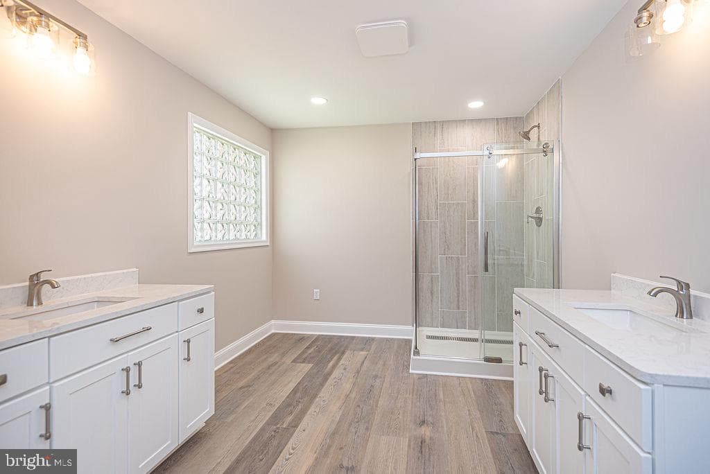 9405 Lake View Drive photo 25