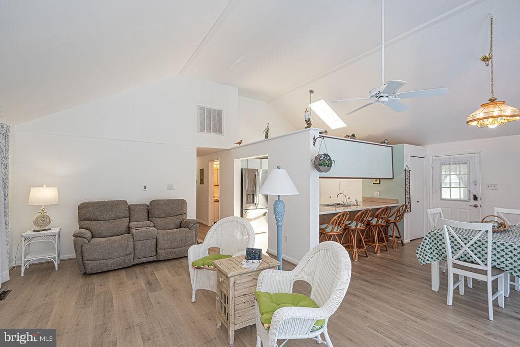 414 Ocean Pkwy photo 32