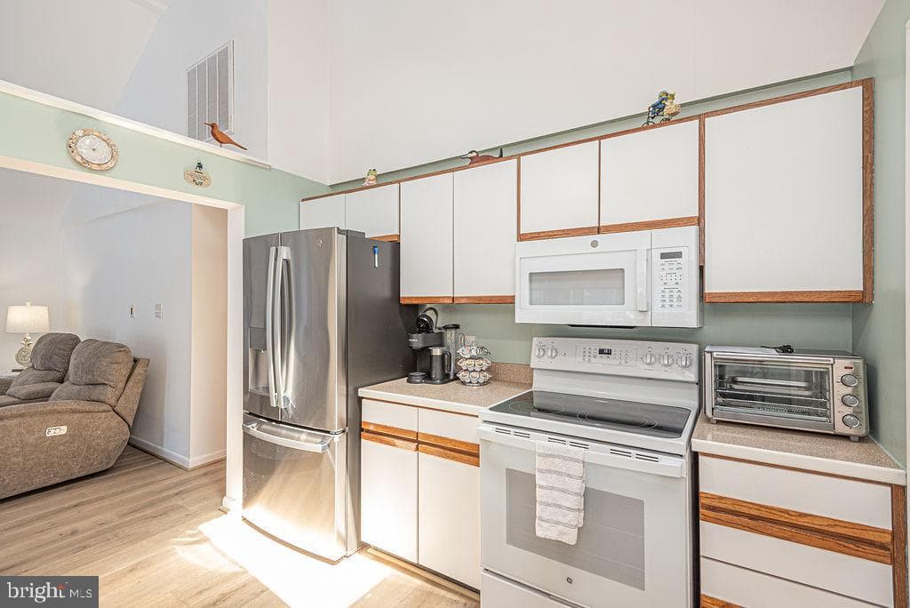 414 Ocean Pkwy photo 36