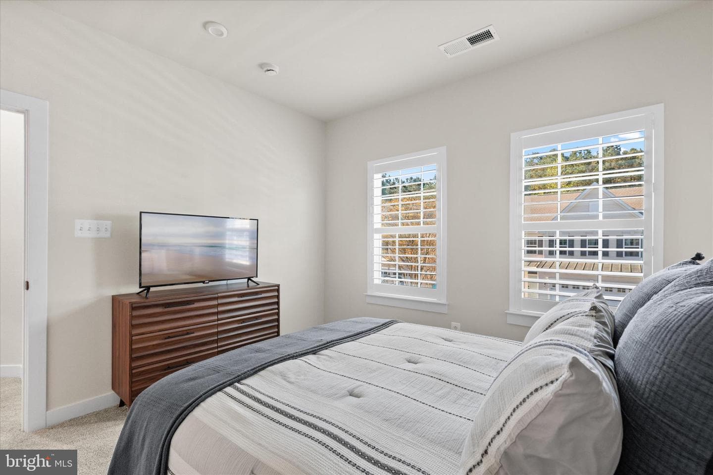 12105 Landings Boulevard photo 19