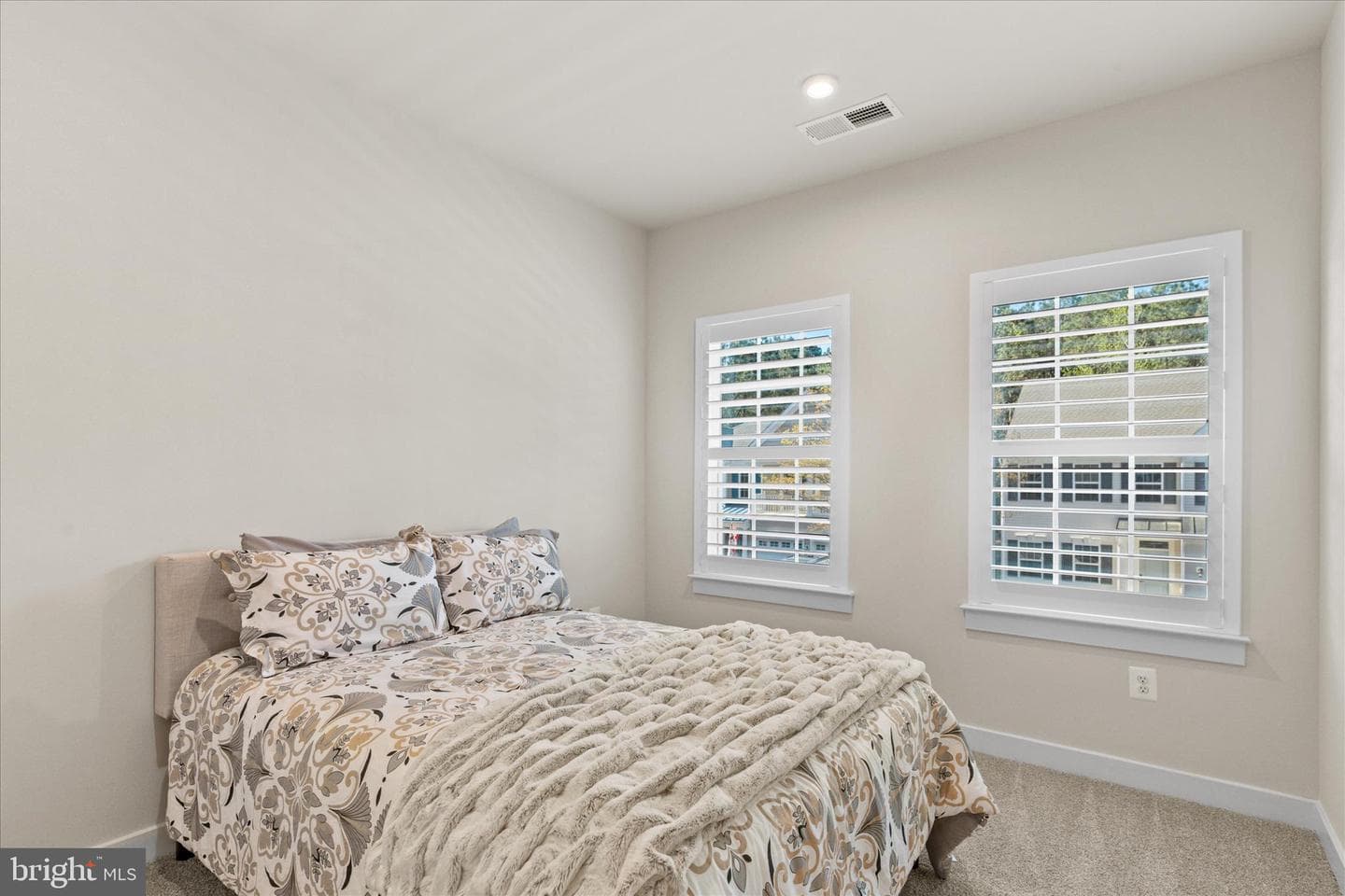 12105 Landings Boulevard photo 22
