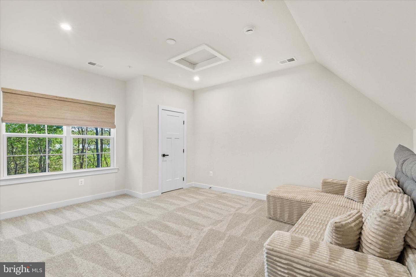 12105 Landings Boulevard photo 25