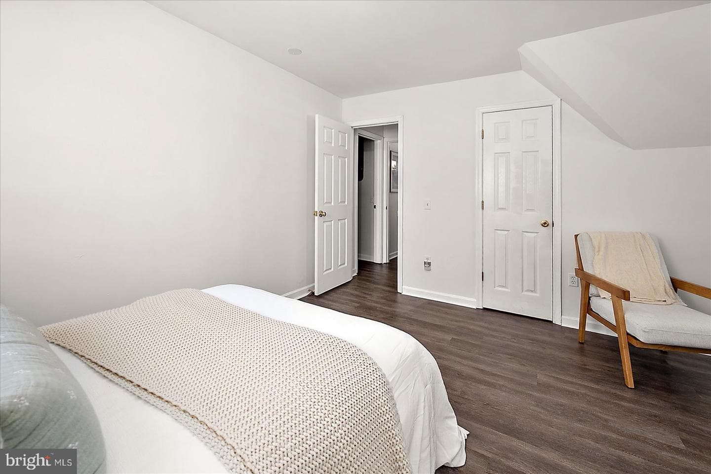8 Bridgewater Road photo 35