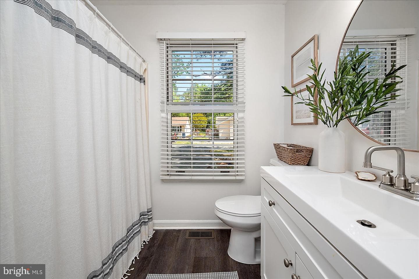 8 Bridgewater Road photo 37