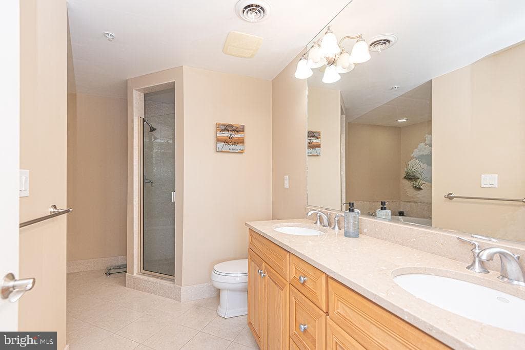 301 14th St # 205 photo 27