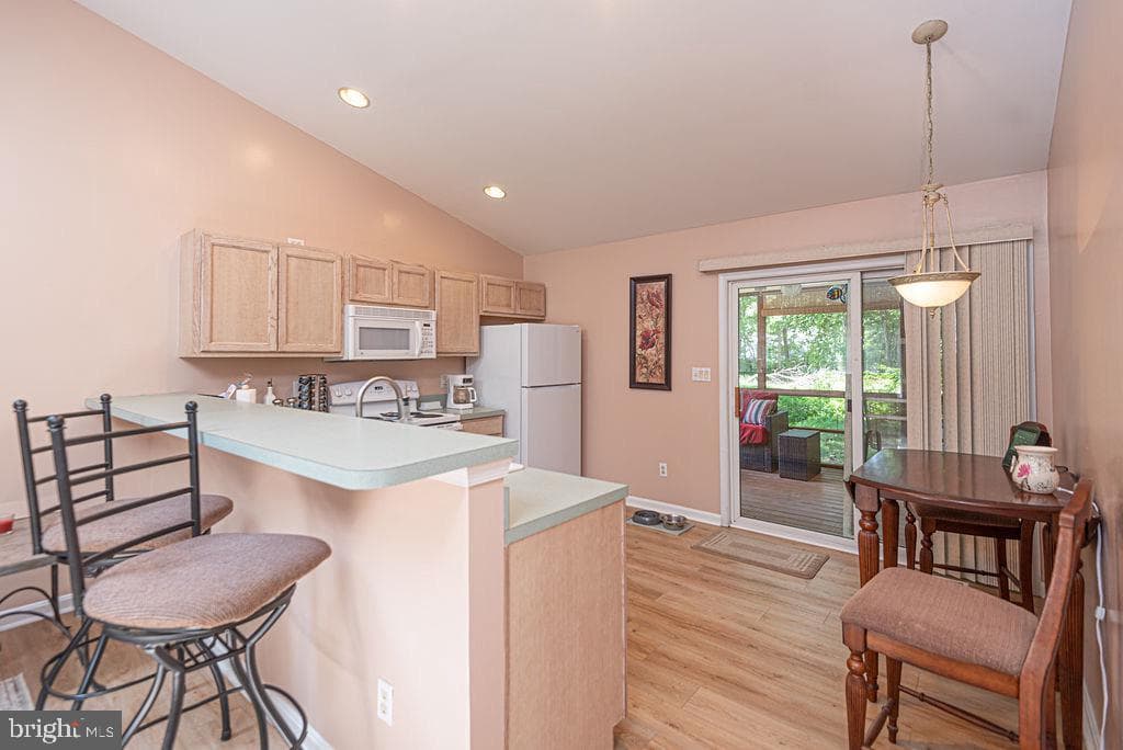 17 Greenwood Lane photo 8