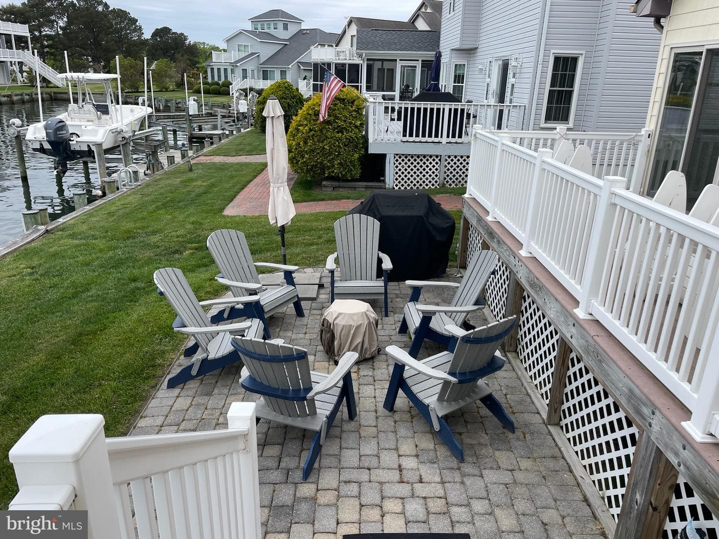 10 Stacy Court photo 4