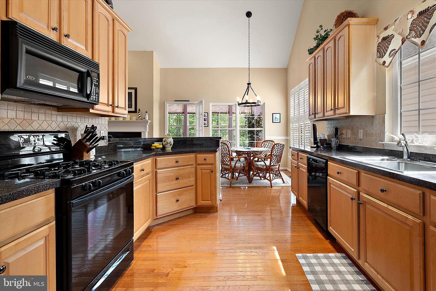 95 Chatham Court photo 23