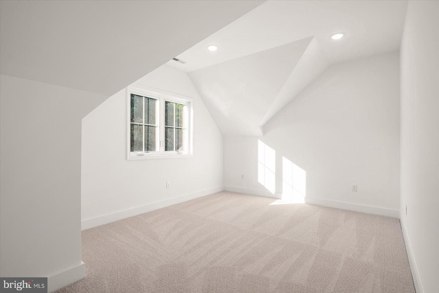 75 King Richard Road photo 50