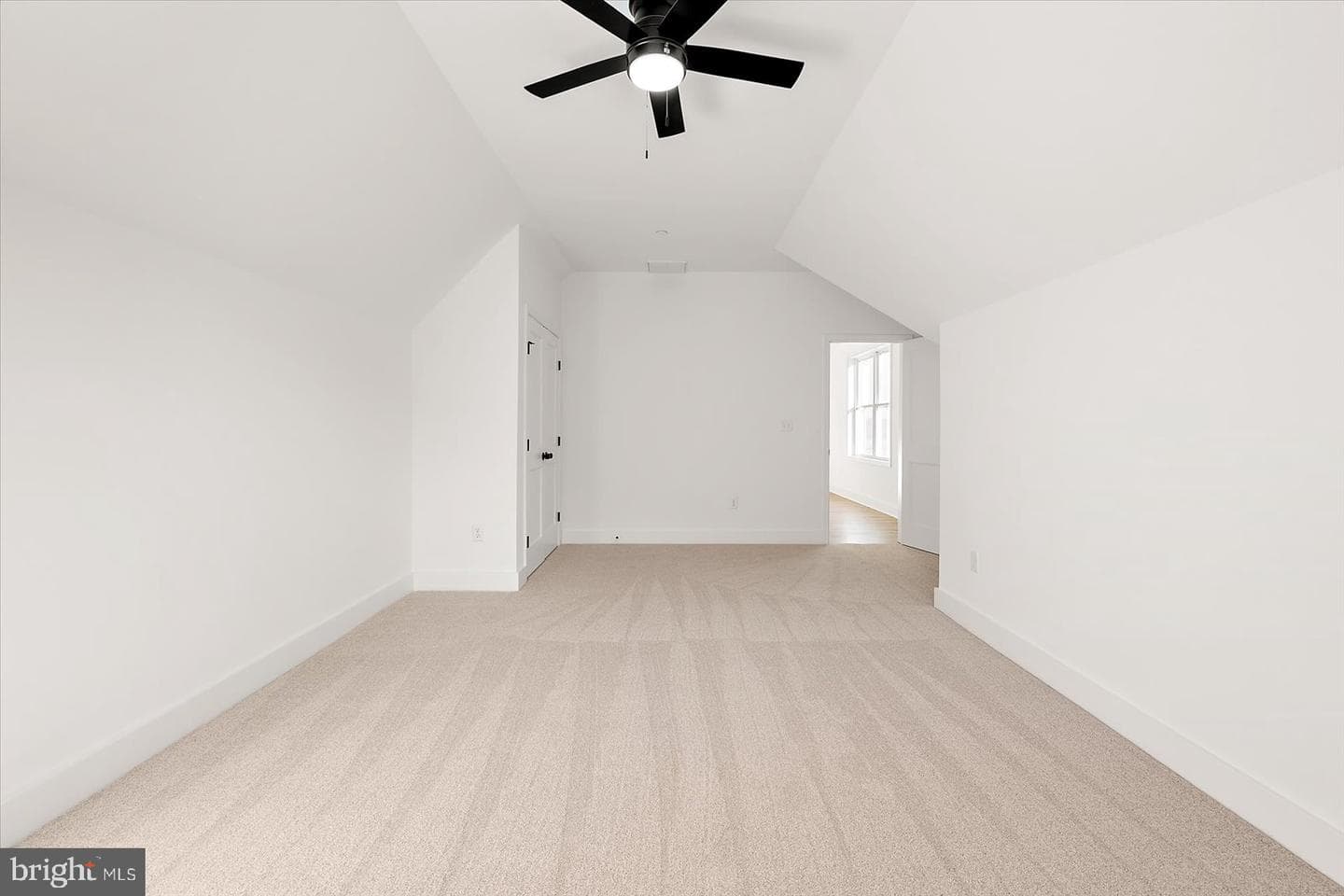 75 King Richard Road photo 53