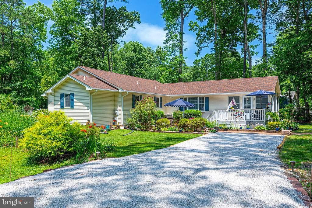 151 Sandyhook Road photo 3