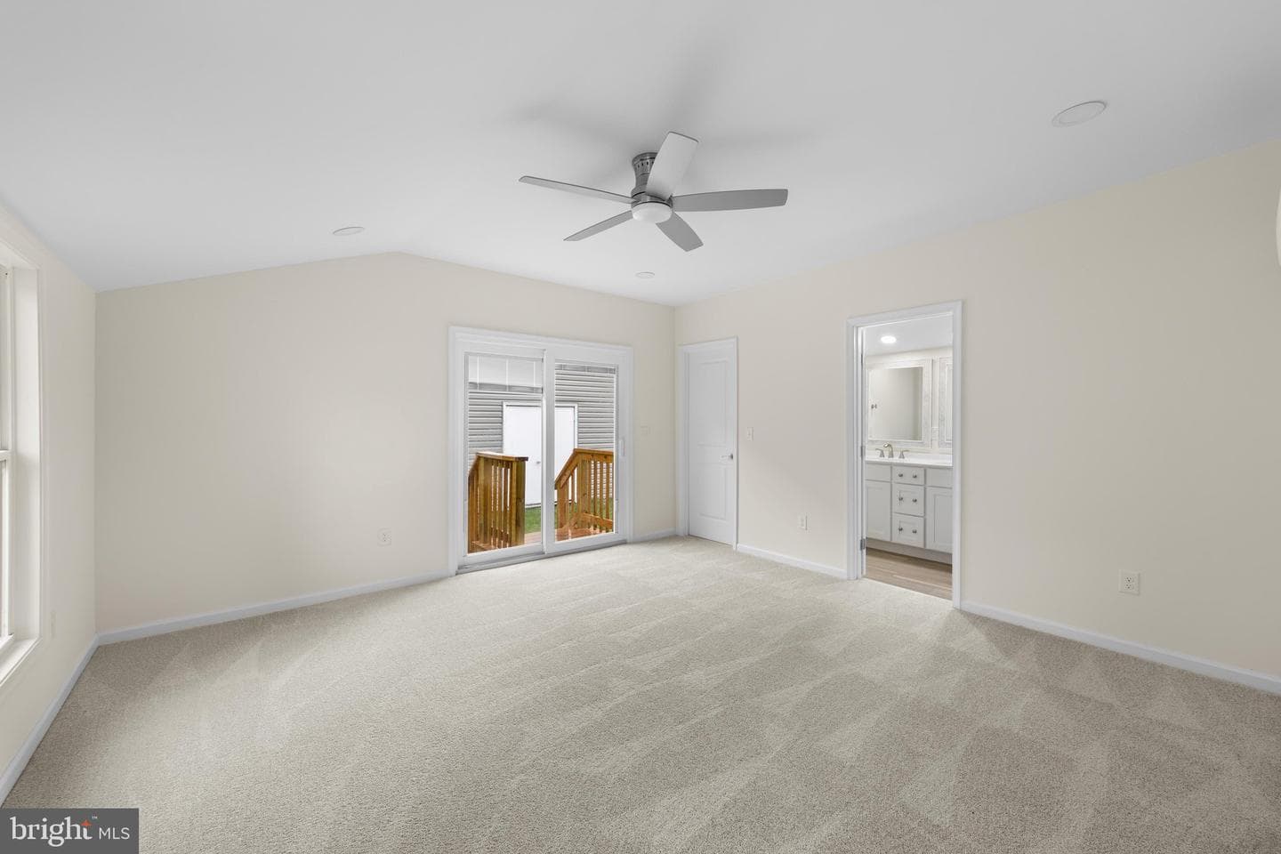 12 Burley Street photo 38