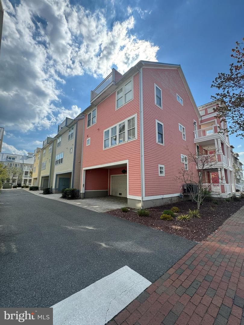 8 Shore Point Drive photo 4